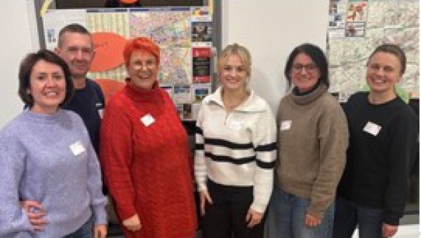 Foto von einigen Kindertagespflegepersonen und Kitaleitungen